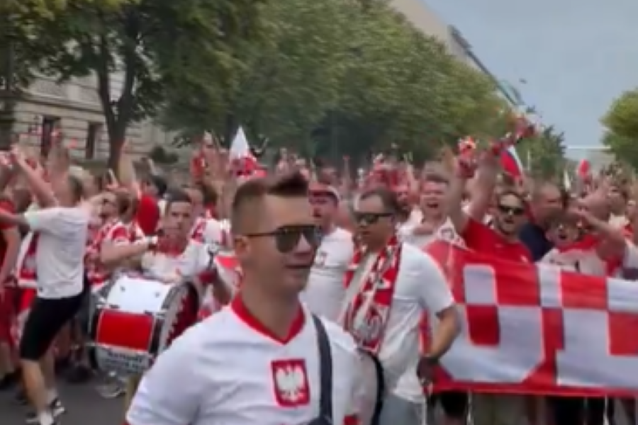 POLJSKA JE PRVA SPAKOVALA KOFERE Njeni navijači su žestoko izvređali Rusiju (VIDEO)
