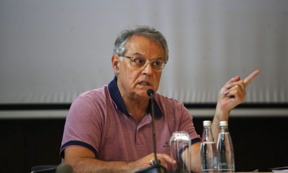 ČOVIĆ POSETIO EKIPU U STAROJ PAZOVI Predsednik Zvezde se uverio kako teku pripreme! Posebnu poruku uputio je navijačima…