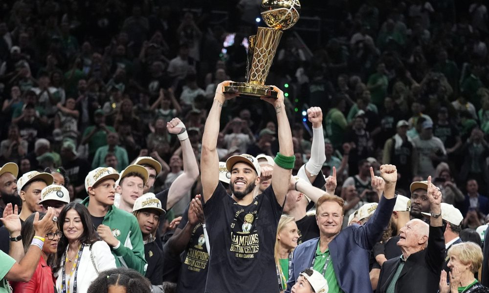 BOSTON STIGAO DO REKORDNOG 18. PRSTENA Seltiksi pregazili Dončićev Dalas i vratili se na tron NBA lige posle 16 godina! (VIDEO)
