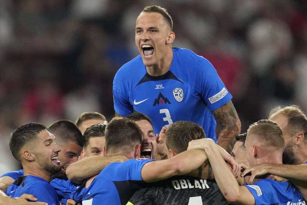 GRUPA C Slovenci ispisali istoriju! Četa Matjaža Keka odolela Engleskoj i ide u naredni krug