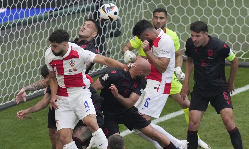 GRUPA B Hrvate milovala sreća, preokrenuli, pa primili gol u 95! Koferi su na pola spakovani…