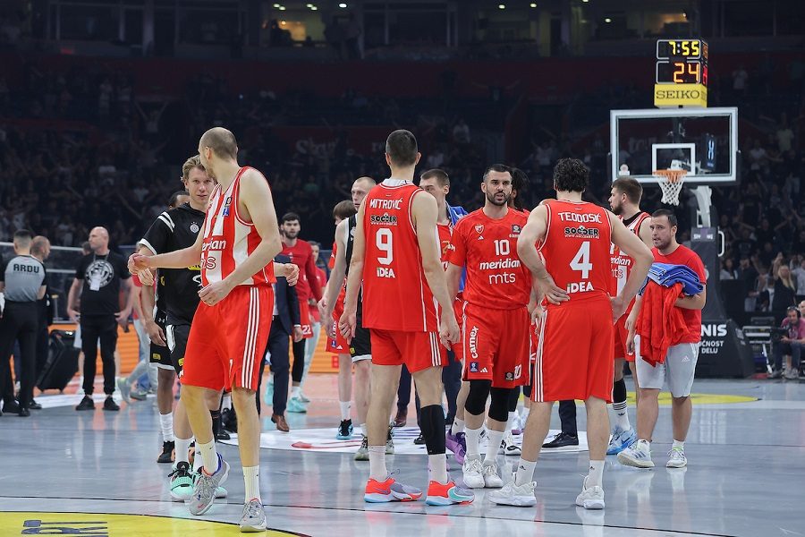 VREME ISTEKLO Partizan se nije pojavio na parketu! Da li je Cvena zvezda šampion? Još se čeka na odluku (VIDEO)