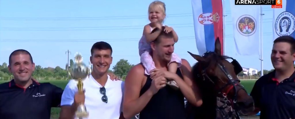 NAŠI REPREZENTATIVCI ZAJEDNO NA TRKAMA Jokićev konj pobedio, Bogdanović podigao pehar (VIDEO)