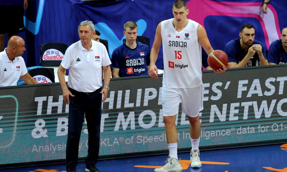 SJAJNA ATMOSFERA MEĐU „ORLOVIMA“ Pešić i Jokić diskutovali o taktici… Sujeta ne postoji! (VIDEO)