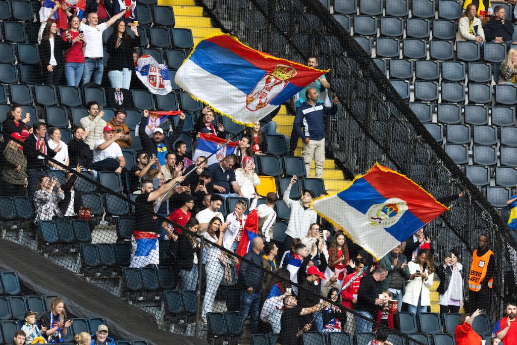 ČISTA EMOCIJA Divan gest srpskog reprezentativca koji će jedna devojčica dugo da pamti (VIDEO)
