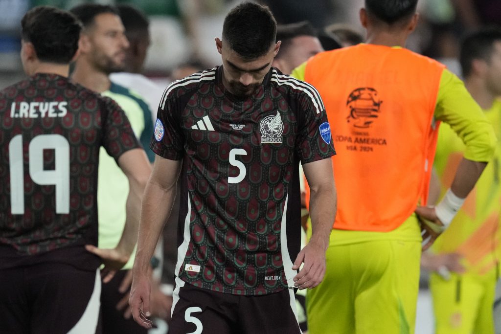DA LI JE MEKSIKO POKRADEN? Sudija ostao „nem“ na tri situacije za penal! Argentina saznala na koga ide u četvrtfinalu (VIDEO)
