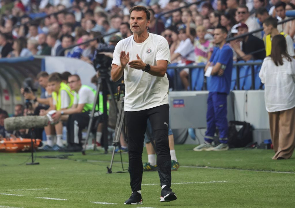 PETORKA ZBOG KOJE STANOJEVIĆ ČUPA KOSU S GLAVE Plata je odlična, život u Beogradu i nije tako loš, a za njih ne postoji debela razlika između pobede i poraza