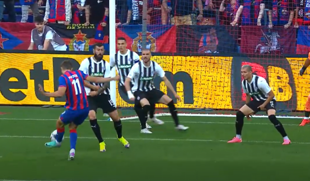 DUPLI PEH ZA PARTIZAN VEĆ NA STARTU Teška povreda Živkovića u 10. sekundi meča, pa rani gol za CSKA (FOTO/VIDEO)