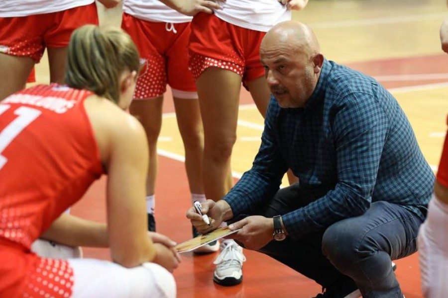 STUDENT DOBAR U JULSKOM ROKU Saša Jovanović trener niškog tima, stigla i prva pojačanja