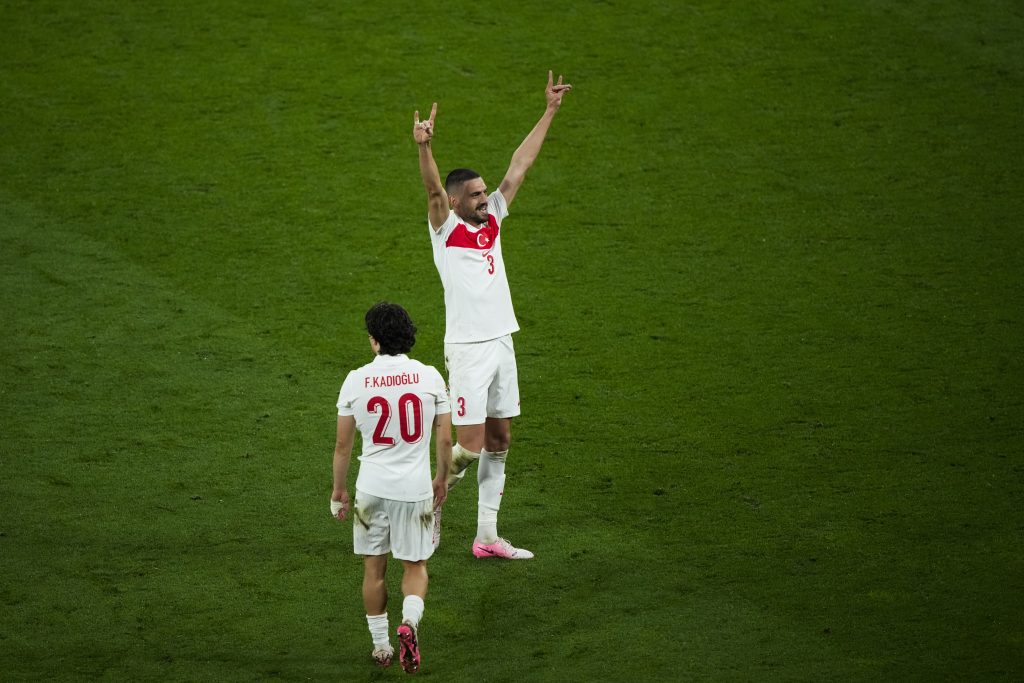 SKANDAL Heroj Turske u problemima! Demiral uradio nešto što se ne sme, UEFA odmah reagovala