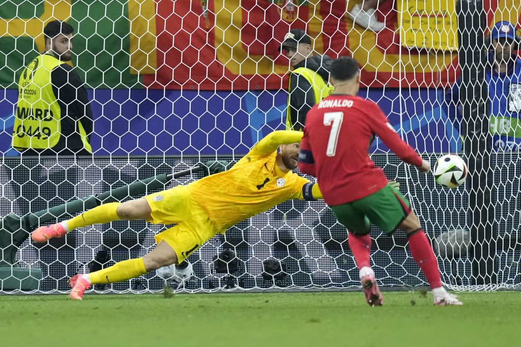 Olga Danilović objavila trenutak posle kojeg je njen dečko rasplakao Ronalda… Zanimljivu poruku imala je za Oblaka (FOTO)