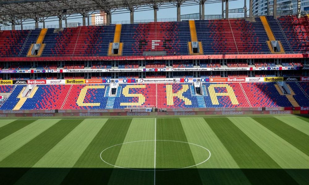 BAŠ JE BRATSKI „Grobarima“ će ovo da se dopadne! Moskovljani ukrasili tribinu po ukusu crno-belih (FOTO)