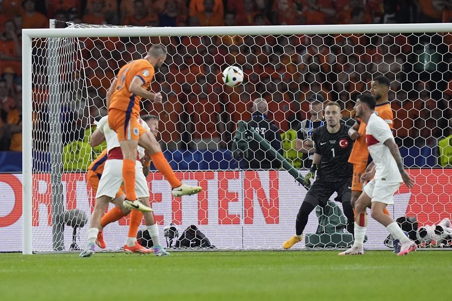 HOLANDIJA PREOKRETOM DO POLUFINALA Šestominutno pomračenje Tursku koštalo senzacije! „Lale“ igraju sa Engleskom za veliko finale (VIDEO)