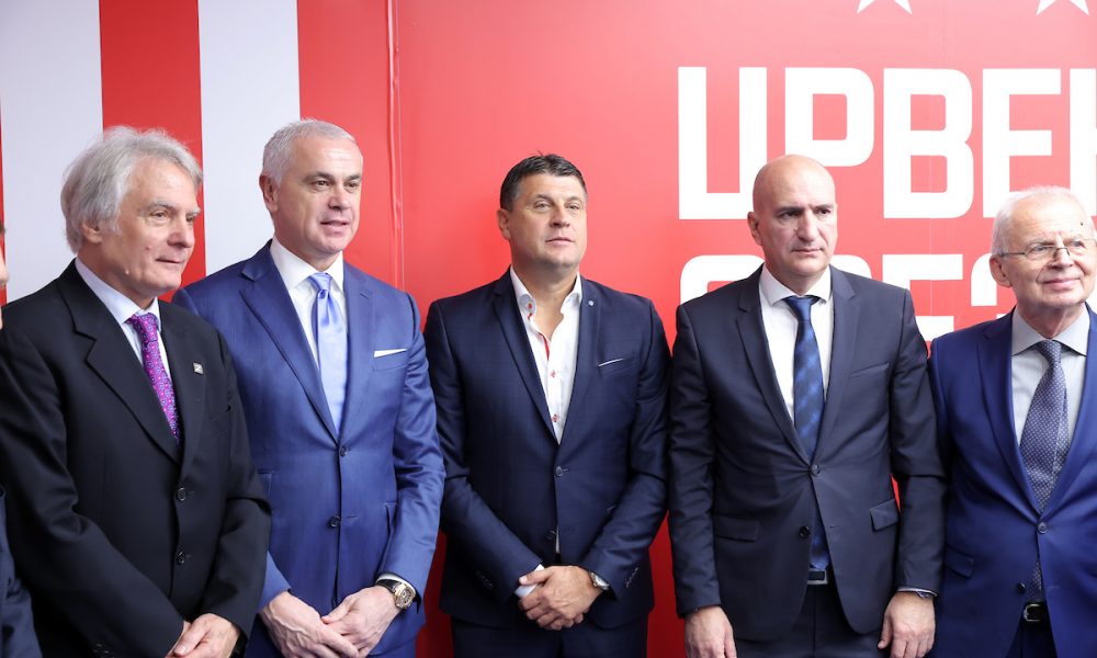SIMBOLIKA Početni udarac izveo legendarni napadač Zvezde, rođeni Ubljanin