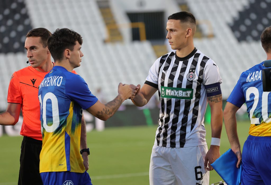 VODI DINAMO Kriminalna greška Kalulua i Ovusua, Jarmolenko je rekao: „Hvala, momci“ i matirao Jovanovića (VIDEO)
