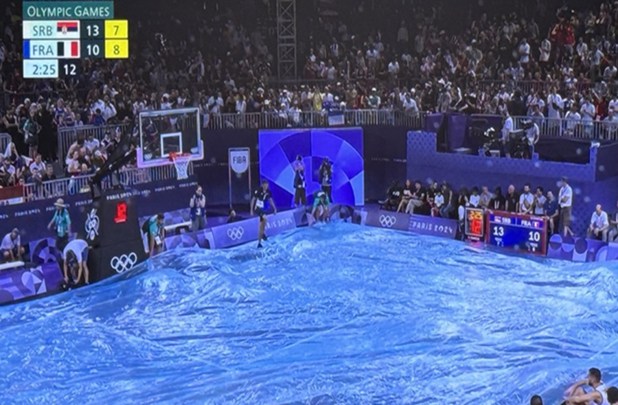 KAO DA JE TENIS Potop u Parizu! Prekinut meč basketaša baš kada su preokrenuli protiv domaćina (VIDEO)
