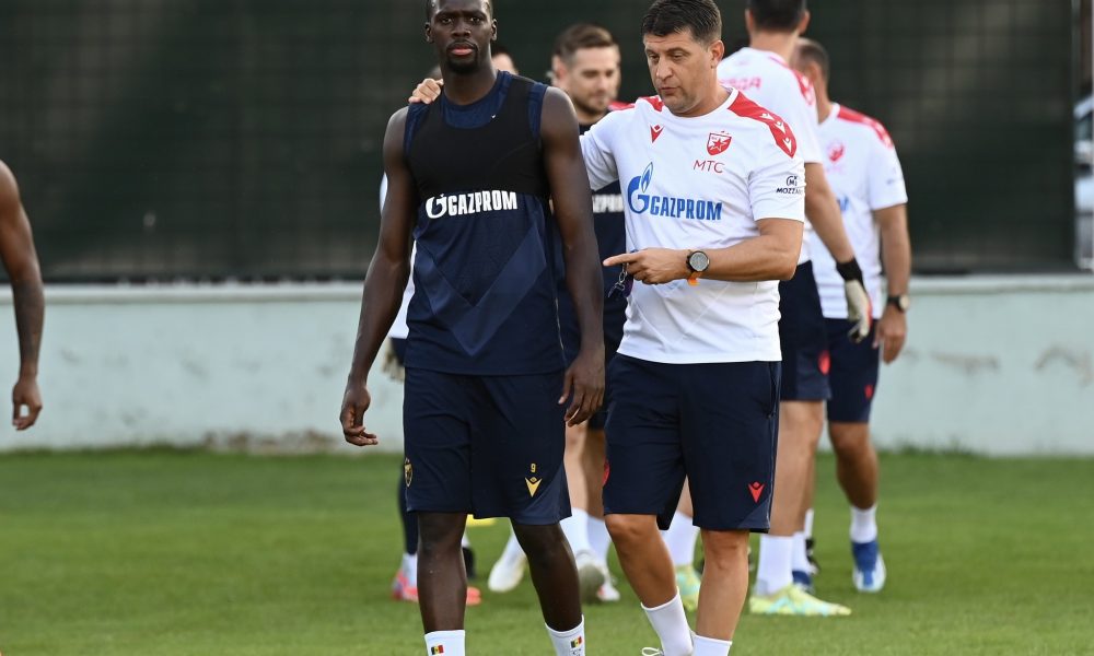 NOVO LICE NA TRENINZIMA ZVEZDE Može da pomogne i na poziciji desnog beka, jer je na njegovoj „gužva“ (FOTO)