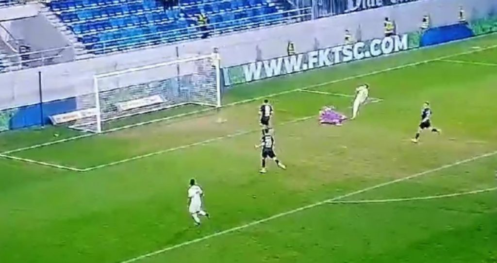 DANAK NEISKUSTVU Mituljikić postigao gol, sudija ga nije priznao i pokazao mu crveni karton (VIDEO)