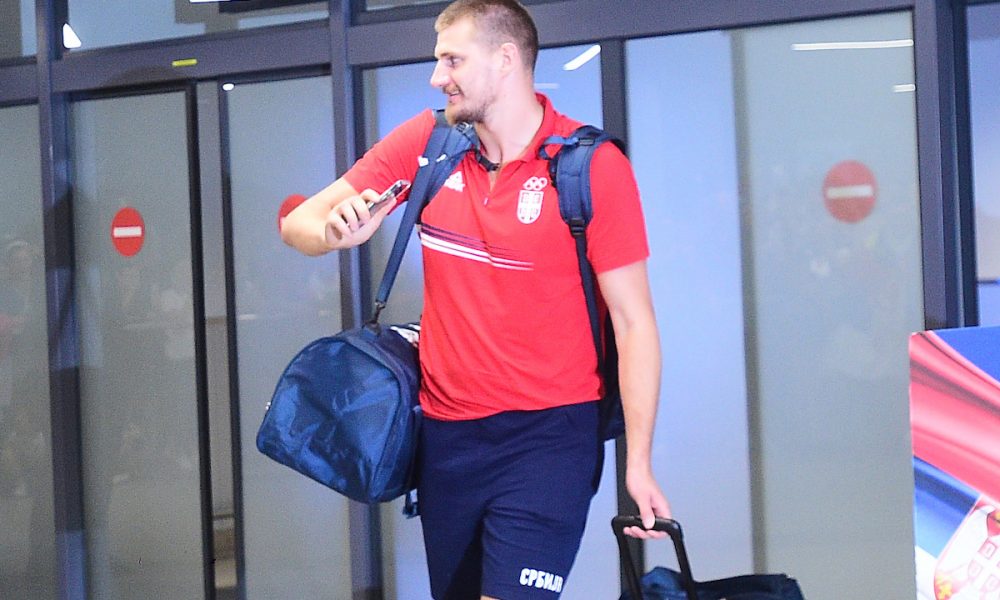 LUDNICA NA AERODROMU Vrisak, aplauzi i skandiranje „MVP, MVP“ (FOTO+VIDEO)