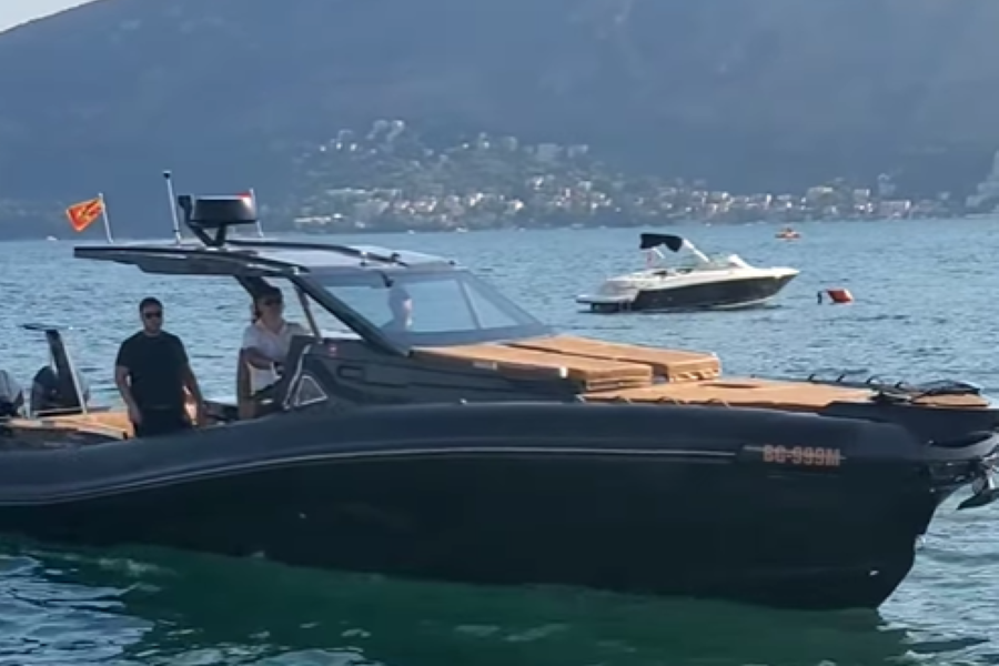 „DELIJE“ GA SANJALE NA „MARAKANI“, A ON JE GODINU DANA BEZ FUDBALA Strelac istorijskog gola za Srbiju se na skupocenom brodu provodi po Jadranu (FOTO/VIDEO)