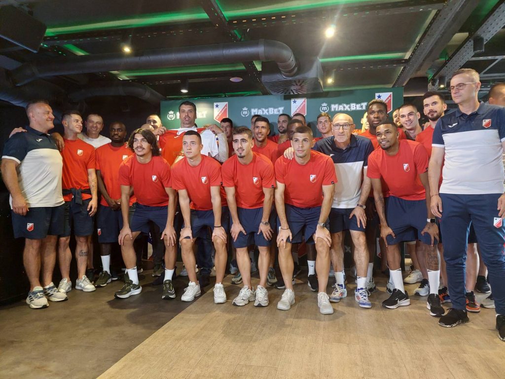 U MaxBet areni u Novom Sadu organizovano druženje povodom ozvaničenja saradnje kompanije MaxBet i FK Vojvodina! Da zajedno pravimo uspehe! (FOTO+VIDEO)