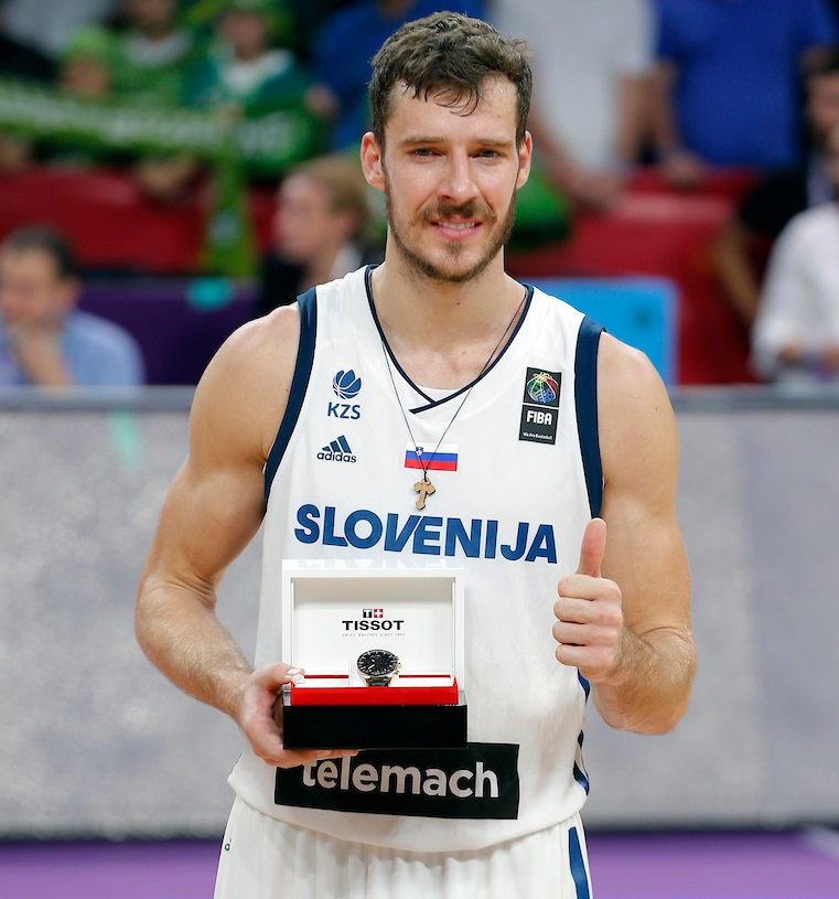 PRED OPROŠTAJ ISPRIČAO ANEGDOTU Dragić: Noć pre finala sa Srbijom nisam mogao da spavam, a Dončić je gledao…