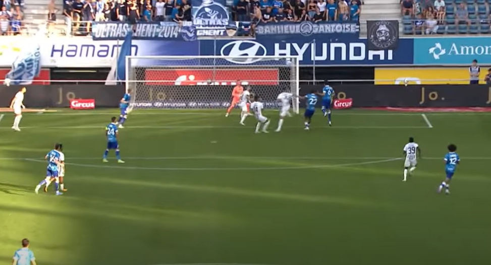 SREĆA ZA CRNO-BELE Gent pogodio prečku na početku drugog dela igre (VIDEO)