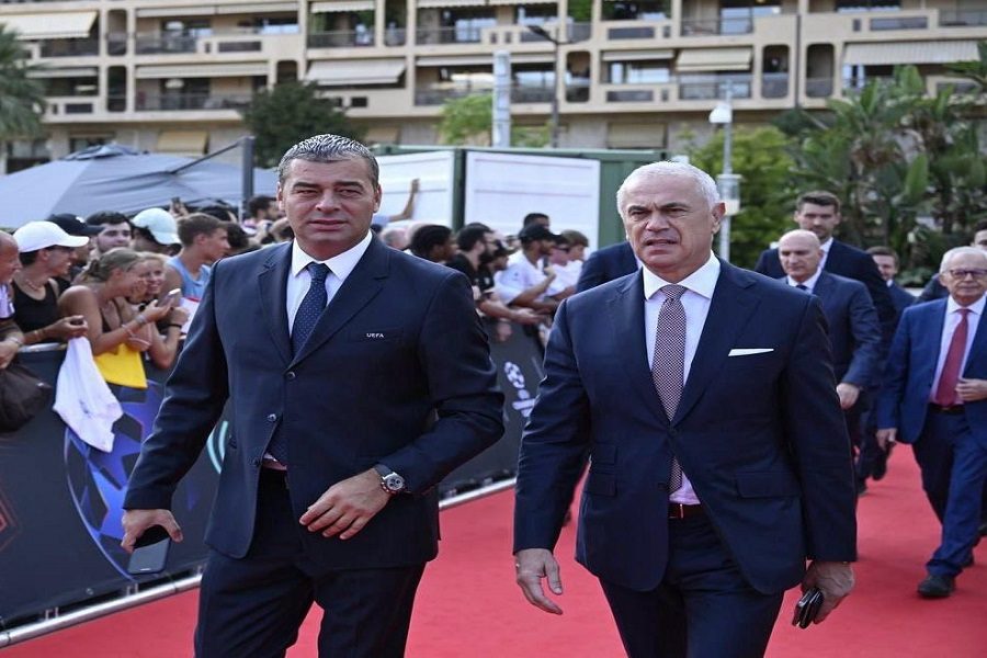 FOTO UBOD Ulazak Terzića u Grimaldi forum, sa njima je bio važan član UEFA!