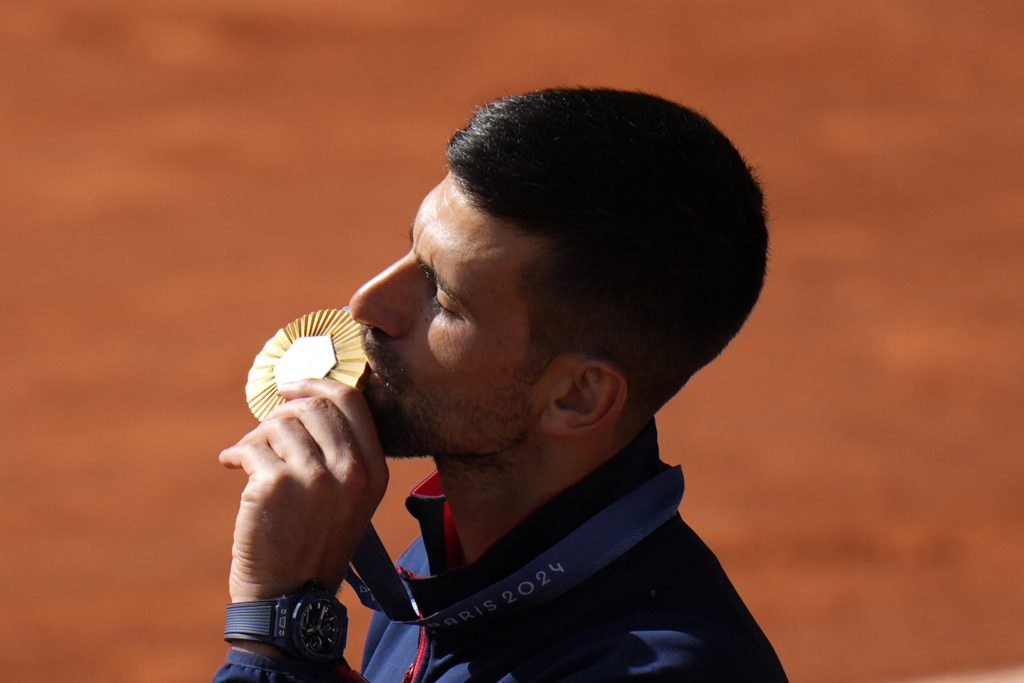 ĐOKOVIĆ EMOTIVNO O OLIMPIJSKOM ZLATU: Taj osećaj ponosa prevazilazi sve!