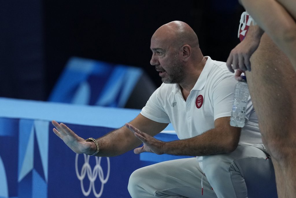 SKANDALOZNO PONAŠANJE Hrvatski selektor psovao majku srpskom sudiji! (VIDEO)