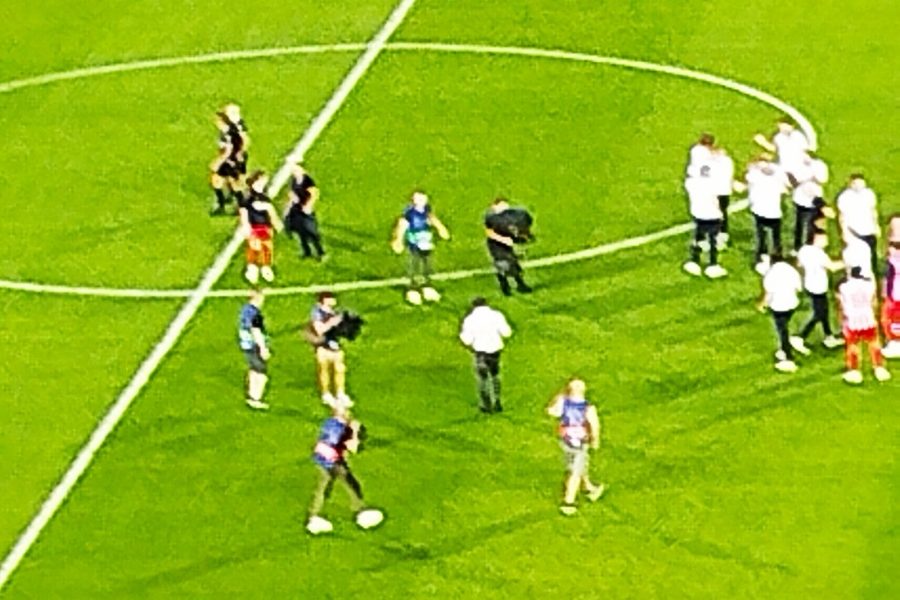 OVAKVOG MILOJA NIKADA NISTE VIDELI Uveo Zvezdu po treći put u Ligu šampiona, emocije su ga slomile! (FOTO)