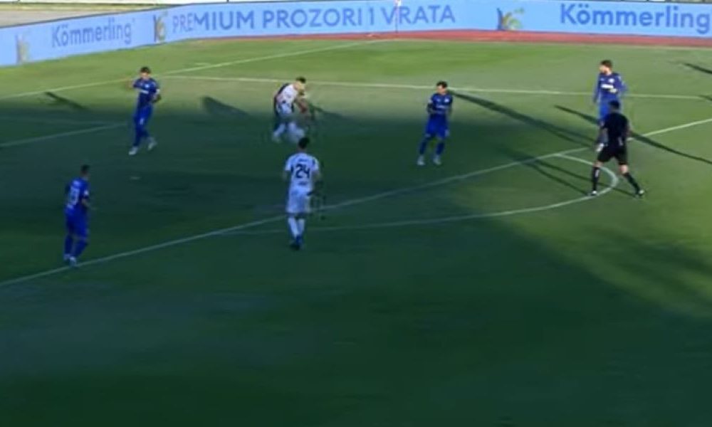 „PREGREJALA“ SE LOPTA Velika greška hrvatskog golmana odvela njegovu ekipu u poraz (VIDEO)