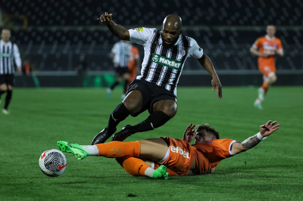 EKSKLUZIVNO – KALULU ZA MAXBET SPORT: Neću u Kinu, moj život je sad u Beogradu! Lojalan sam Partizanu i želim da osvojim trofej