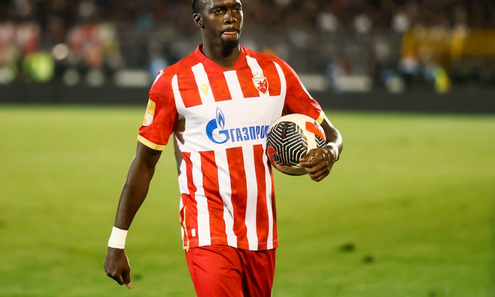 ŠERIFA IZGLEDA BAŠ IRITIRA CRNO-BELO Ndiaje protiv Partizana kao ajkula kada oseti krv (VIDEO)