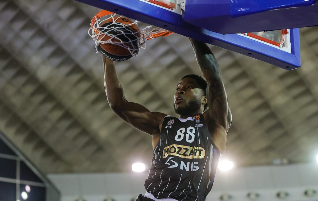 OVAKO SE TO RADI Partizan stigao Parižane, Karlik i Tajrik ponovo demonstriraju kako se izvodi „alej up“ (VIDEO)