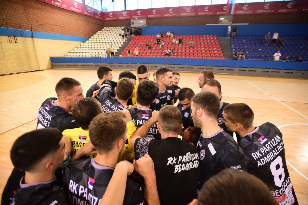 GRME IZ PARTIZANA: Rojević na sve načine vrši pritisak na sudije, iako Vojvodina ima četiri puta skuplji tim!