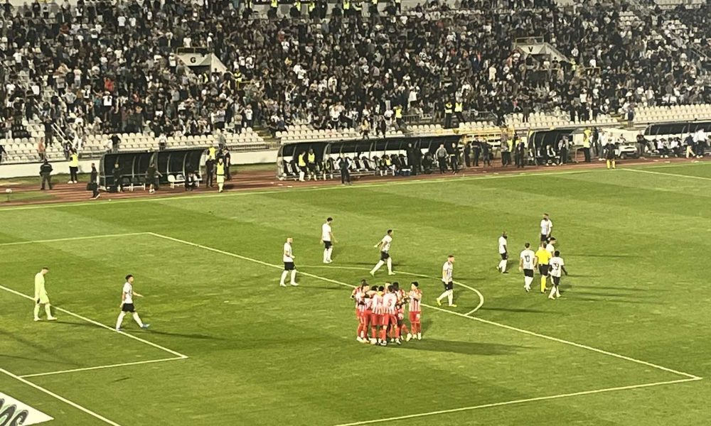 BURAN POČETAK U HUMSKOJ Zvezda povela iz penala, „Grobari“ pozvali igrače da prekinu utakmicu! Jedan navijač utrčao na teren… (VIDEO)