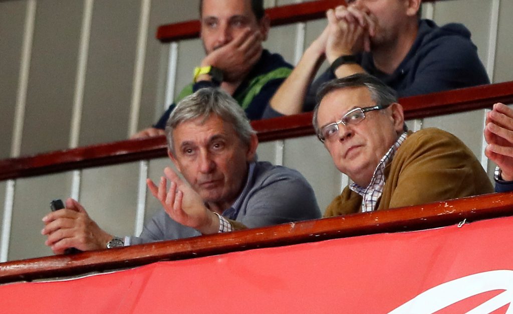 POZNATA LICA NA TRIBINAMA „ČAIRA“ Selektor stigao na otvaranje Kupa, tu je i predsednik KSS (VIDEO)