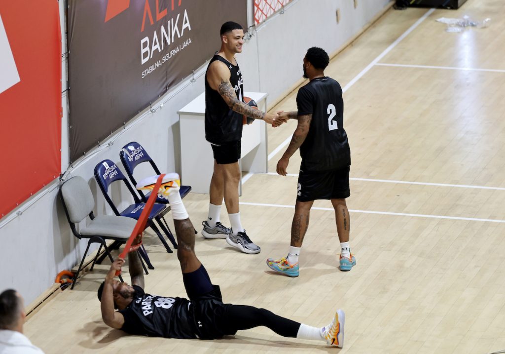 EVO KAKO STOJE STVARI Poznato je stanje Tajrika Džonsa