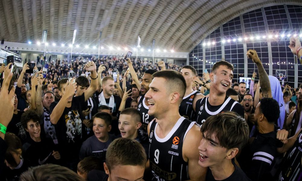 PARTIZAN IMA NOVOG KECMANA Divi mu se i Evroliga! Košarkaš crno-belih vezao tri trojke sa pola terena (VIDEO)