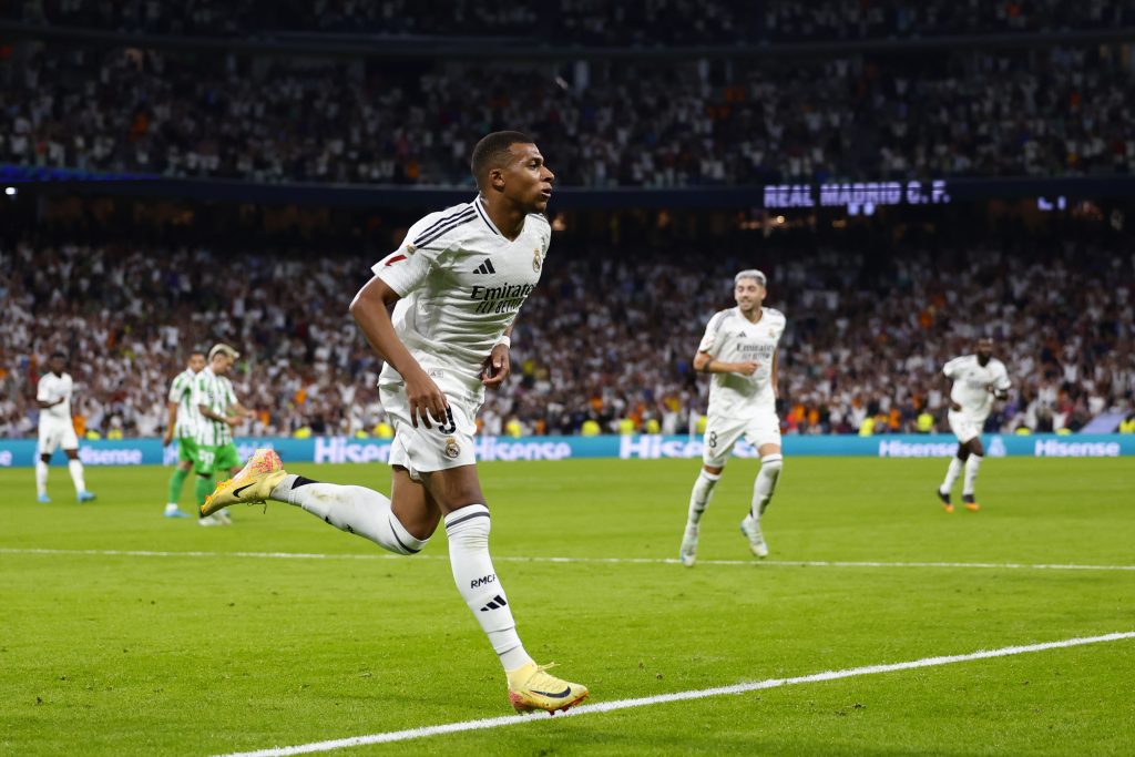 BENZEMA UBO U CENTAR Mbape nije špic, PSŽ nije Real! Vinisijus je njegov najveći problem