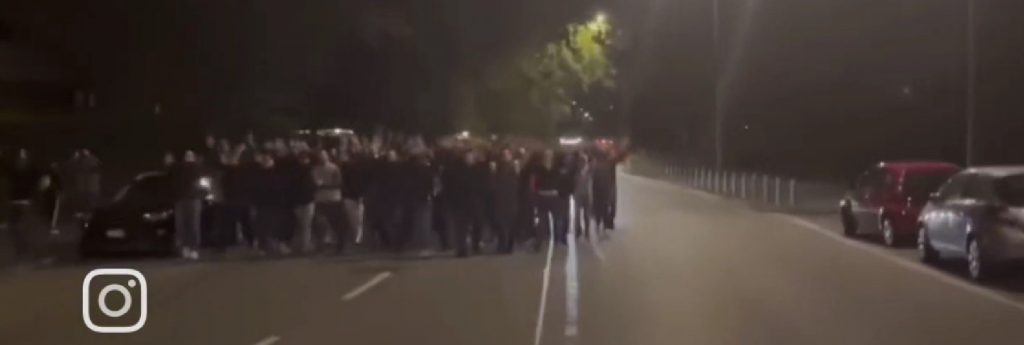 „DELIJE SE NIKOG NE PLAŠE“ Navijači Zvezde uprkos zabrani stigli u Italiju, pa napravili korteo na ulicama Milana! (VIDEO)