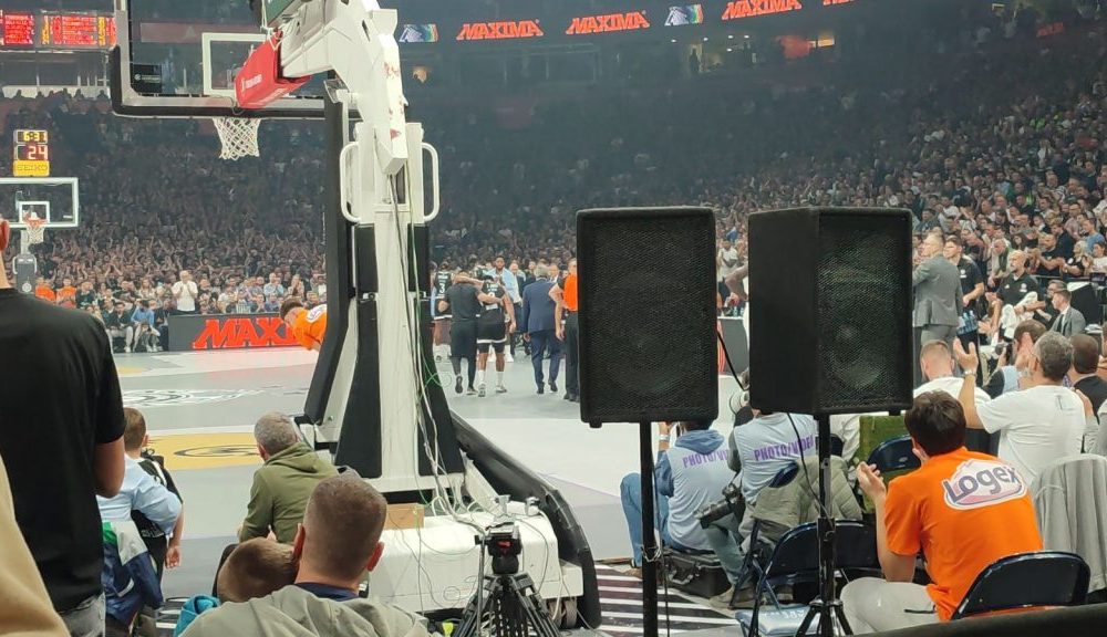 KAKAV MALER Partizan u neizvesnu završnicu ulazi bez jednog od najboljih… Izneli su ga sa terena (VIDEO)