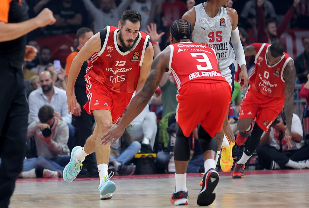 TROJKA KALINIĆA UZ ZVUK SIRENE! Zvezda dominira u Istanbulu (VIDEO)