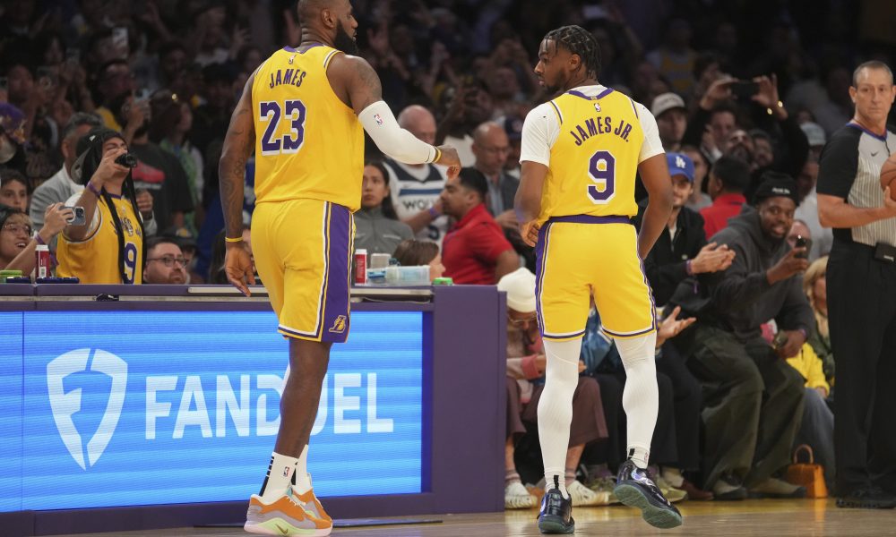 ISTORIJA Otac i sin zaigrali zajedno! Lebron sad može da se penzioniše (VIDEO)
