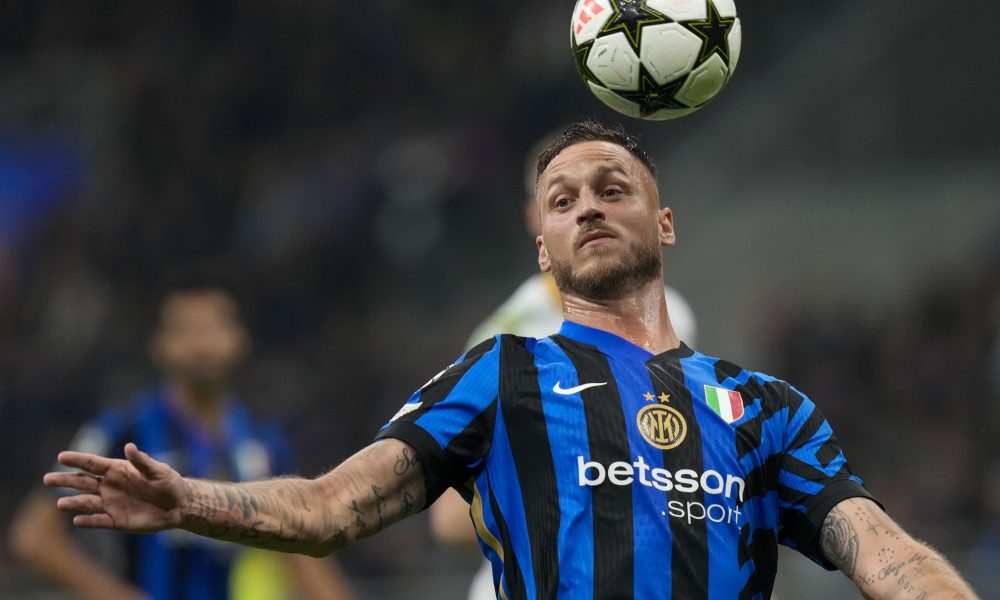 ZVEZDA JE SAMA SEBI DALA GOL Krunić je kriminalno izgubio loptu na 20 metara od gola! Sve je kaznio Arnautović! (VIDEO)