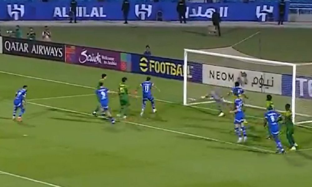 NE POSUSTAJE Mitrović strelac, pa asistent za Al Hilal (VIDEO)
