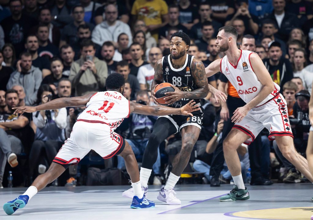 PARTIZAN NE VOLI NEIZVESNE ZAVRŠNICE Crno-beli stigli veliki zaostatak, uspeli da povedu, ali ne i da slave u prepunom „Pioniru“