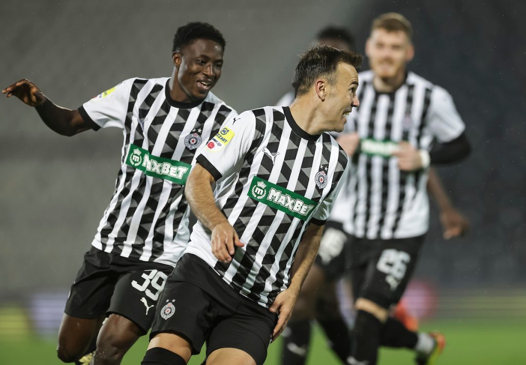 LEPA SLIKA KOJA SE DUGO ČEKALA Veliko interesovanje za utakmicu Partizan – Čukarički (FOTO)