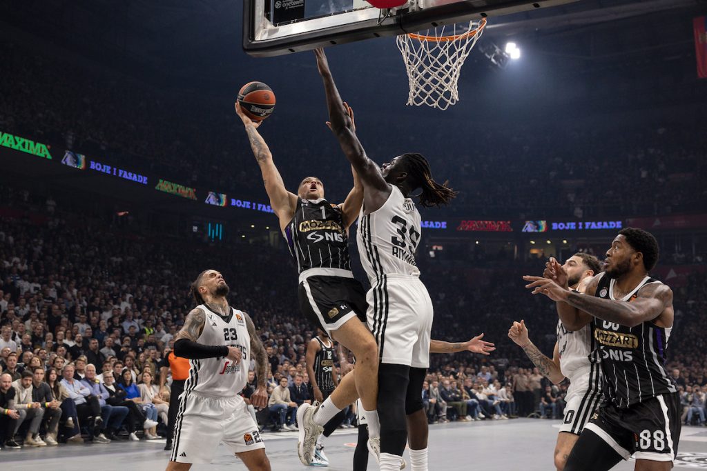 O OVOM DETALJU JE ŽOC GRMEO NA KONFERENCIJI Partizan žestoko oštećen u završnici meča sa Virtusom! (VIDEO)